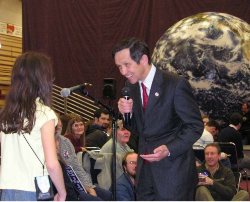 Dennis Kucinich Rally, Lacey, WA World Globe Earth Ball Globes
