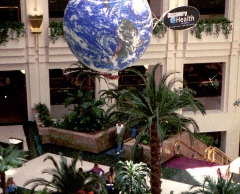 11' EarthBlimp Flying for Discovery Health Channel @ SF Marriott Custom Globes